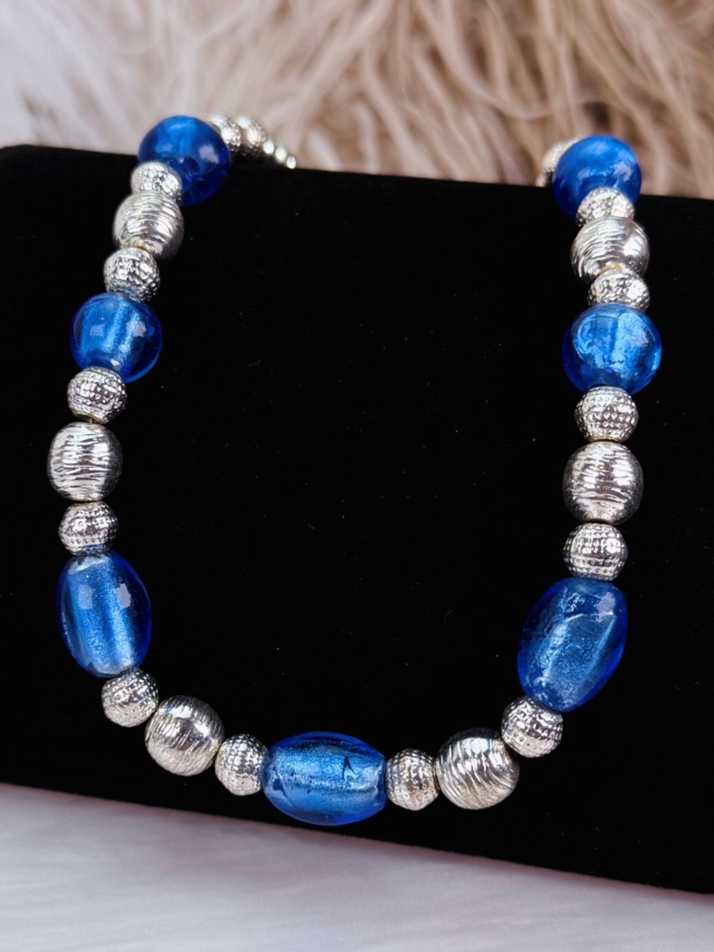 Beautiful silvertone and blue lightweight costume necklace